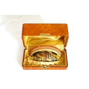 Diadème - Gilded Metal And Coral Pearl Comb