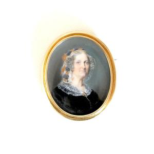 Jewel - Gold Brooch - Miniature