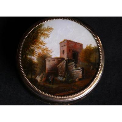 Round Tortoiseshell Box Decorated With A Fixed Under Glass Circled In Gold