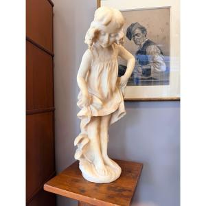 Jeune fille en albâtre 