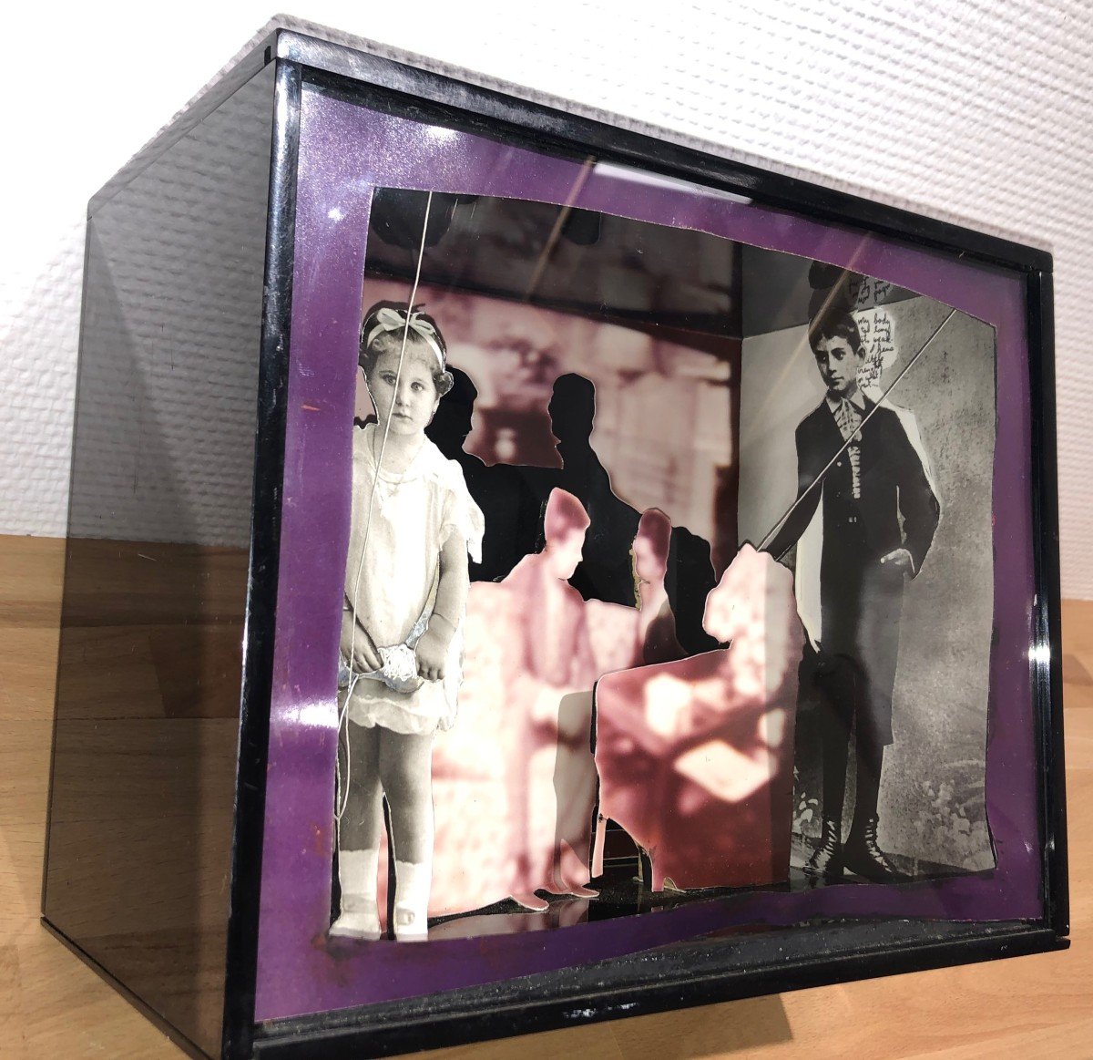 In The Style Of Marcel Mariën, Plexiglass Box And Collage 1960-photo-3