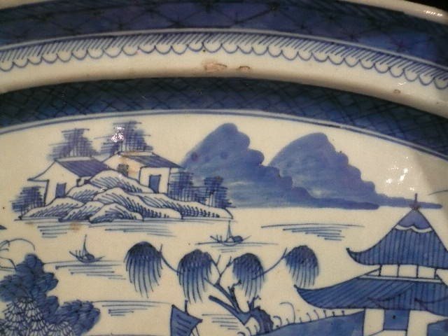 Pair Of Chinese Porcelain Order Dishes From The 1st Half Of The XIXth Century-photo-2