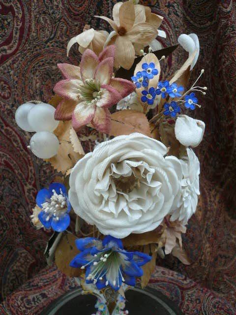 Louis Philippe Bridal Bouquet Under Globe-photo-3