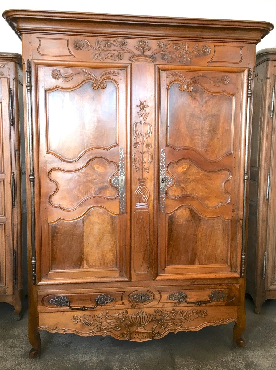 Armoire de Sennecey style Provençale, Noyer, Belles Ferrures. Style Louis XV. Milieu XIXe-photo-3