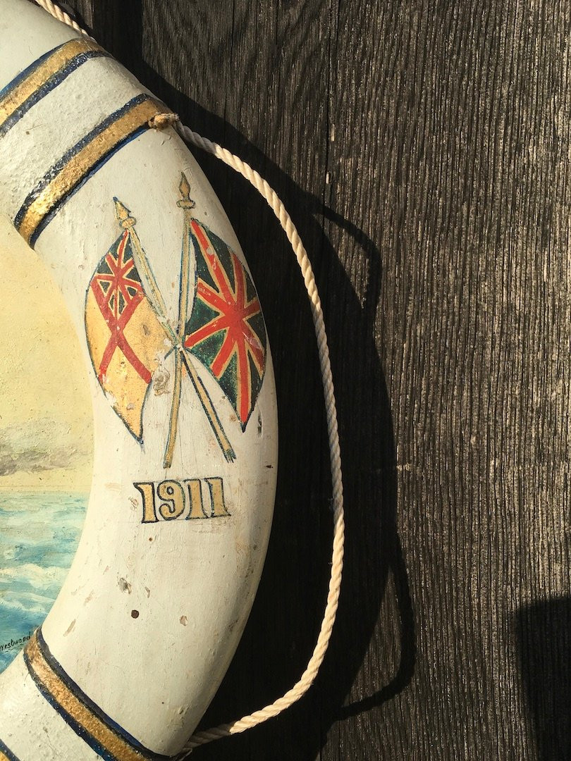 Ancienne peinture de marine, cuirassé Pyranus. Cadre en forme de bouée. Angleterre, début XXe. -photo-4