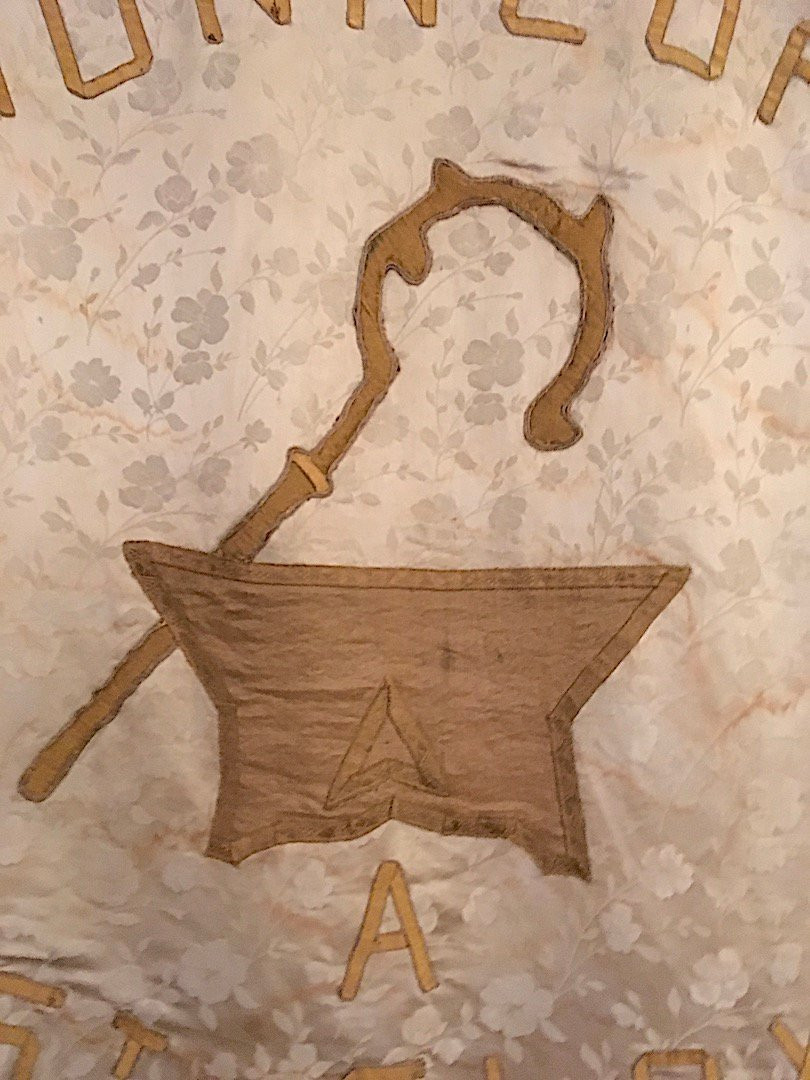 Grande bannière de procession Saint Eloi. Tissus et broderies. France milieu XIXe. -photo-2