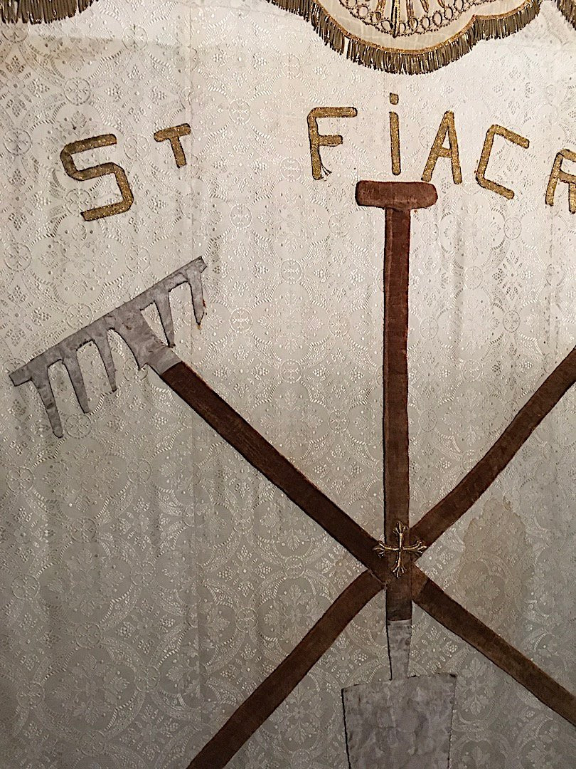 Grande bannière de procession Saint Fiacre. Tissus et broderies. France milieu XIXe.-photo-4