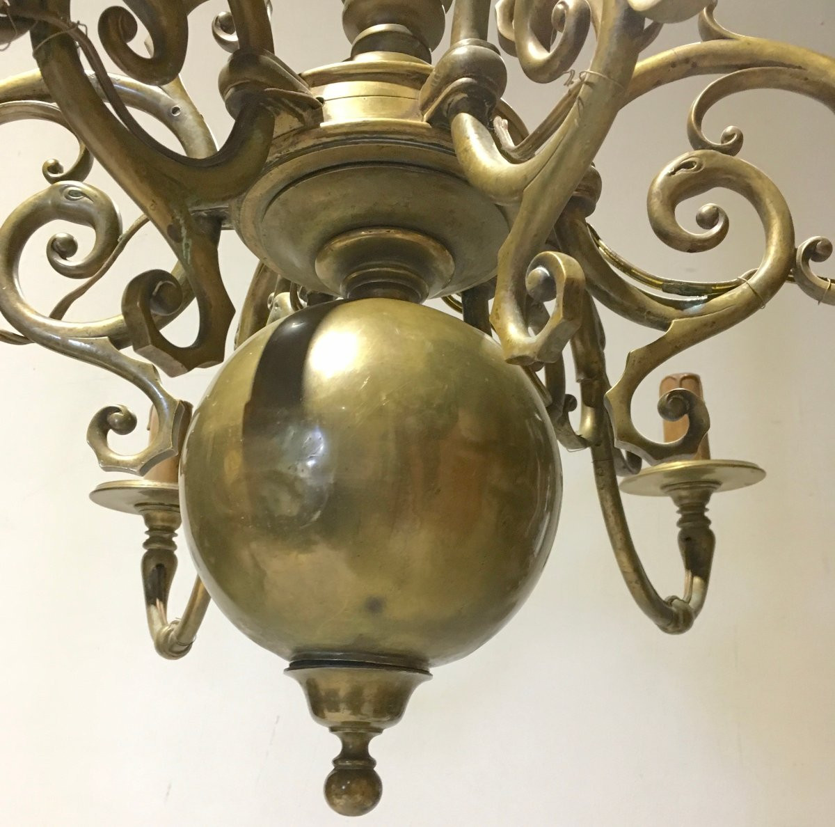 Monumental 17th-century Dutch Bronze Chandelier. Late 19th Century. -photo-4