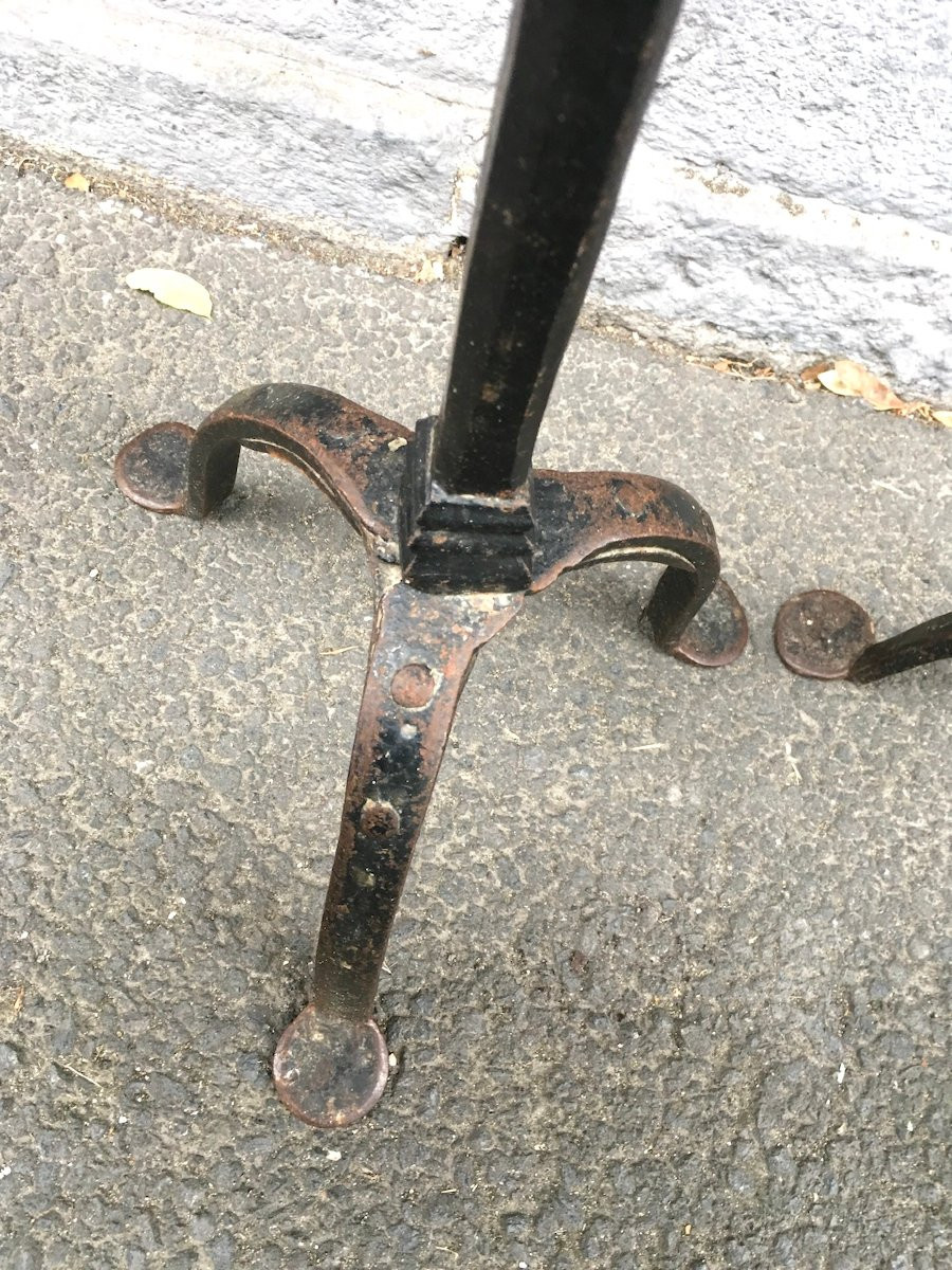 Suite de quatre piques cierges d'epoque gothique en fer forgé. France XVe siècle. -photo-1