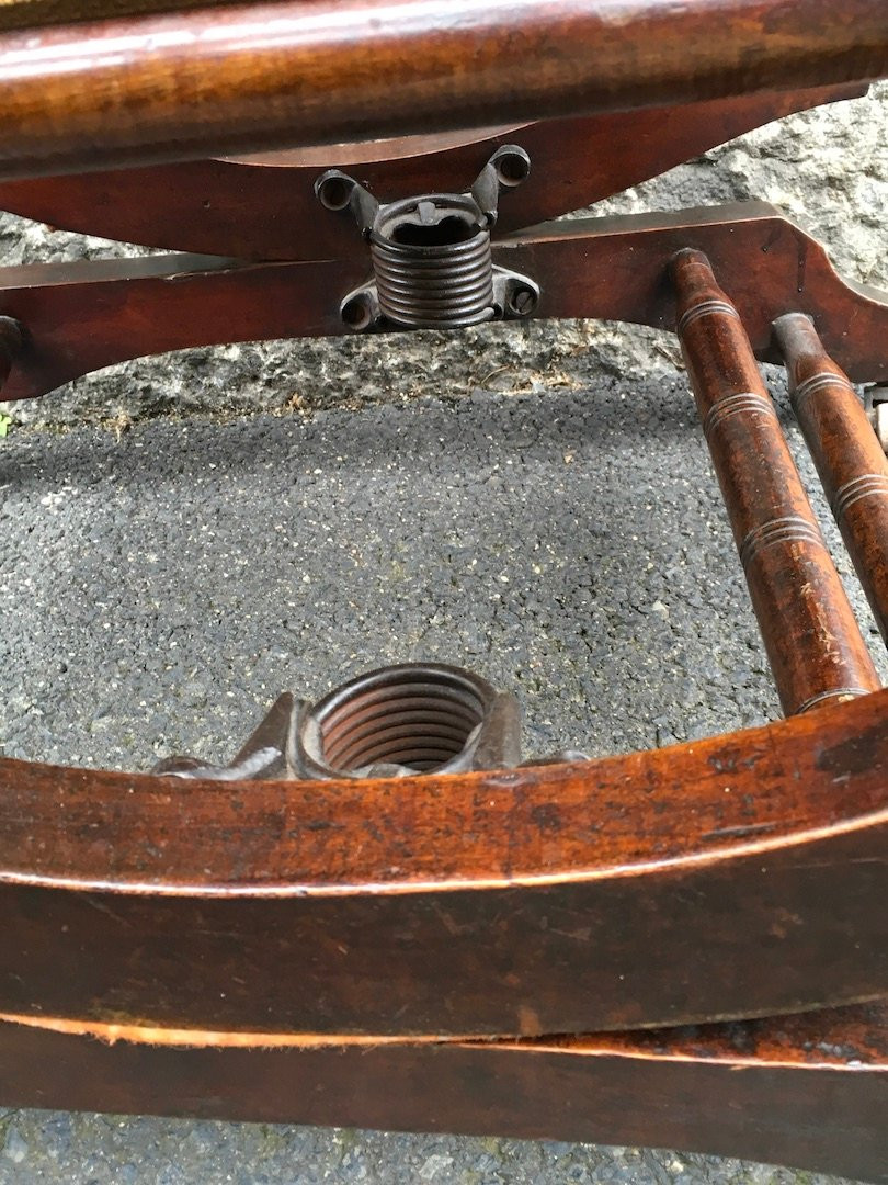 Siège à bascule Rocking Chair avec système à ressorts, Angleterre, milieu XIXe siècle. -photo-3