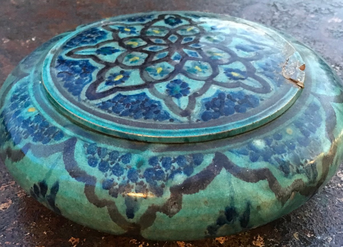 Boite en faïence polychrome vert, jaune, bleu et brun. Fès, Maroc fin XIXe siècle.-photo-3