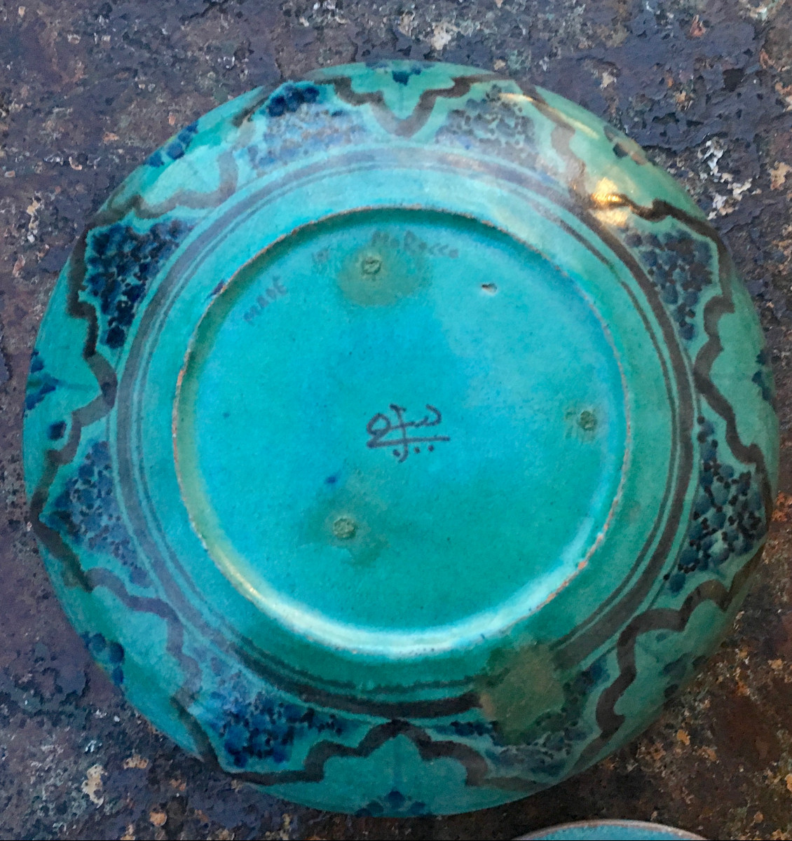 Boite en faïence polychrome vert, jaune, bleu et brun. Fès, Maroc fin XIXe siècle.-photo-1