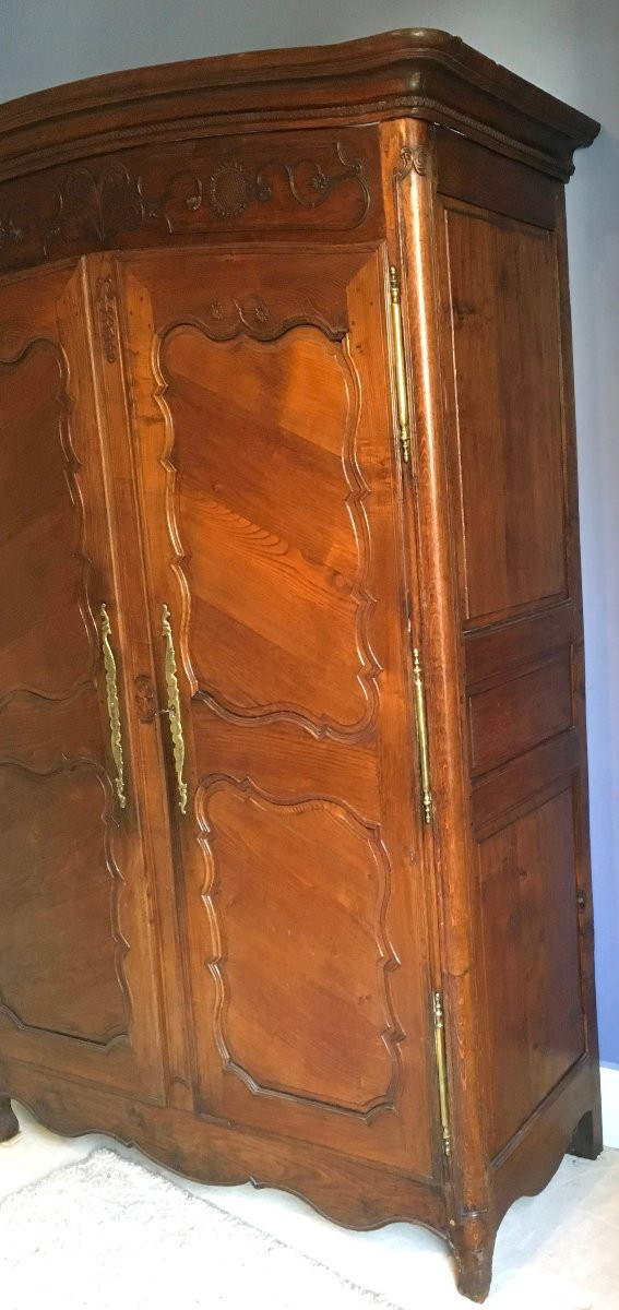 Nantes Louis XV Style Wardrobe With "gendarme's Hat" Top In Cherry Wood. France, Mid-18th Century.-photo-3