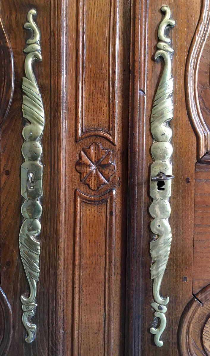 Nantes Louis XV Style Wardrobe With "gendarme's Hat" Top In Cherry Wood. France, Mid-18th Century.-photo-6