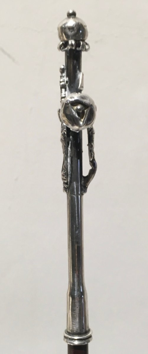 Croix double-face argent sur support en buis tourné. France XVIIIe siècle. -photo-4