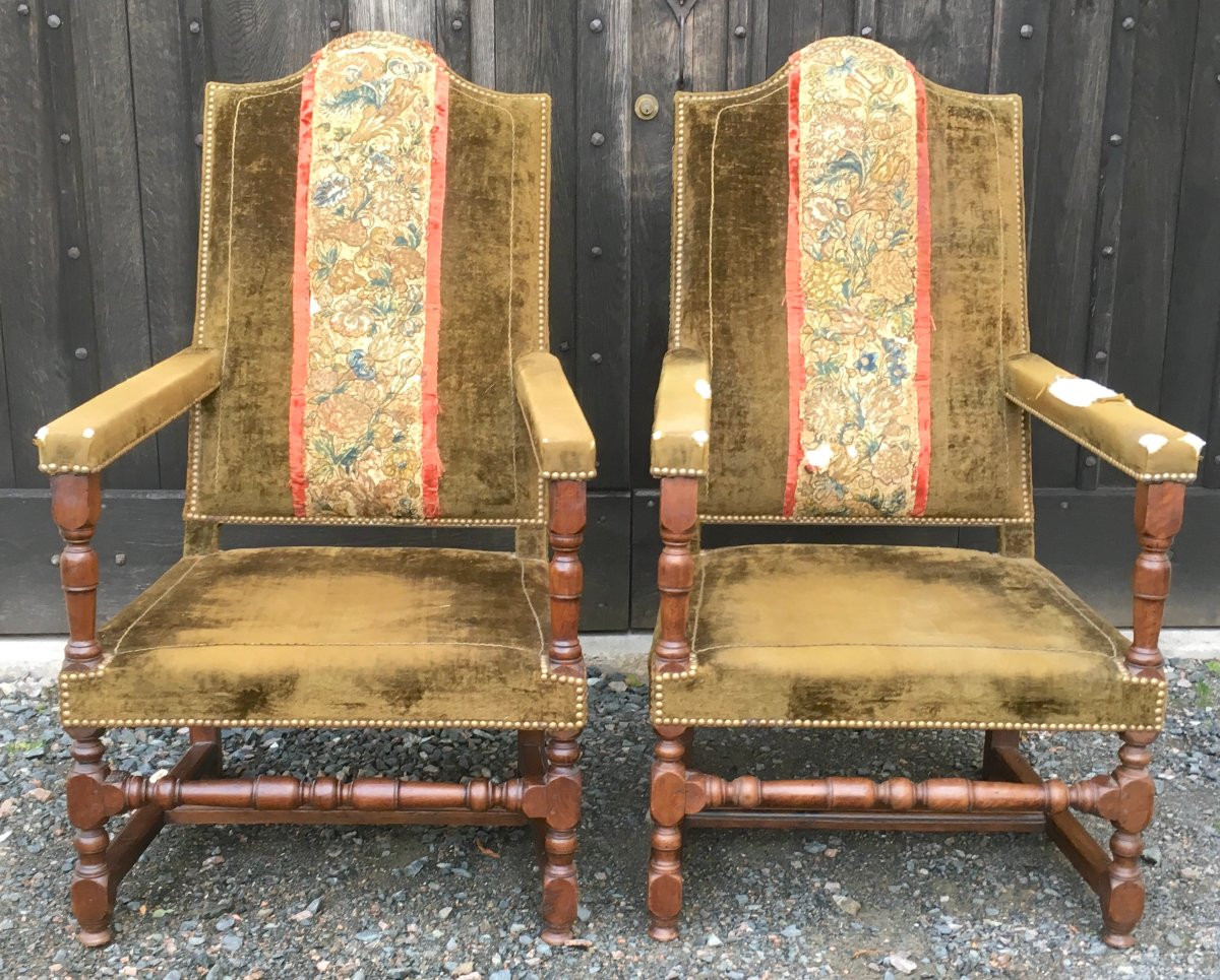Paire de fauteuils Louis XIII à balustres en noyer. Tissus anciens. France XVIIe siècle. -photo-4