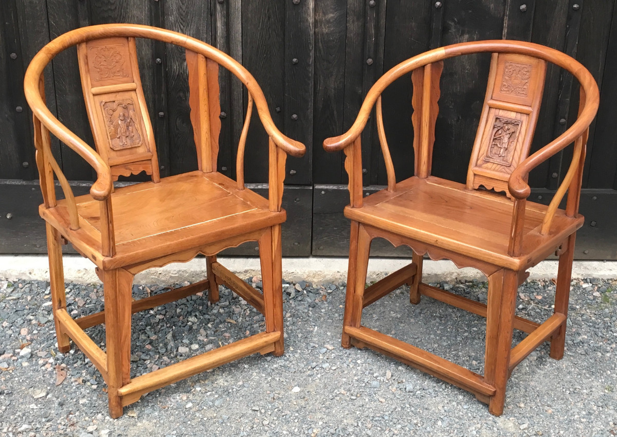 Pair Of Large Horseshoe-shaped Armchairs Made Of Huanghuali Wood. China, Qing Dynasty. 