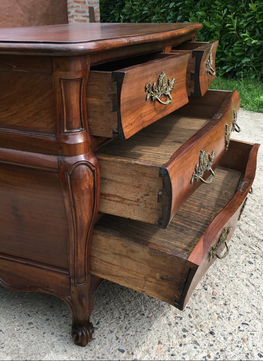 Chest Of Drawers In Bordeaux Mahogany. France, Early 18th Century. -photo-4