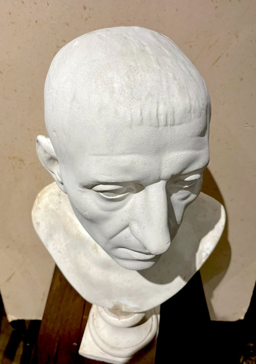 Buste de Cicéron en plâtre sur piédouche. France fin XIXe siècle. -photo-3