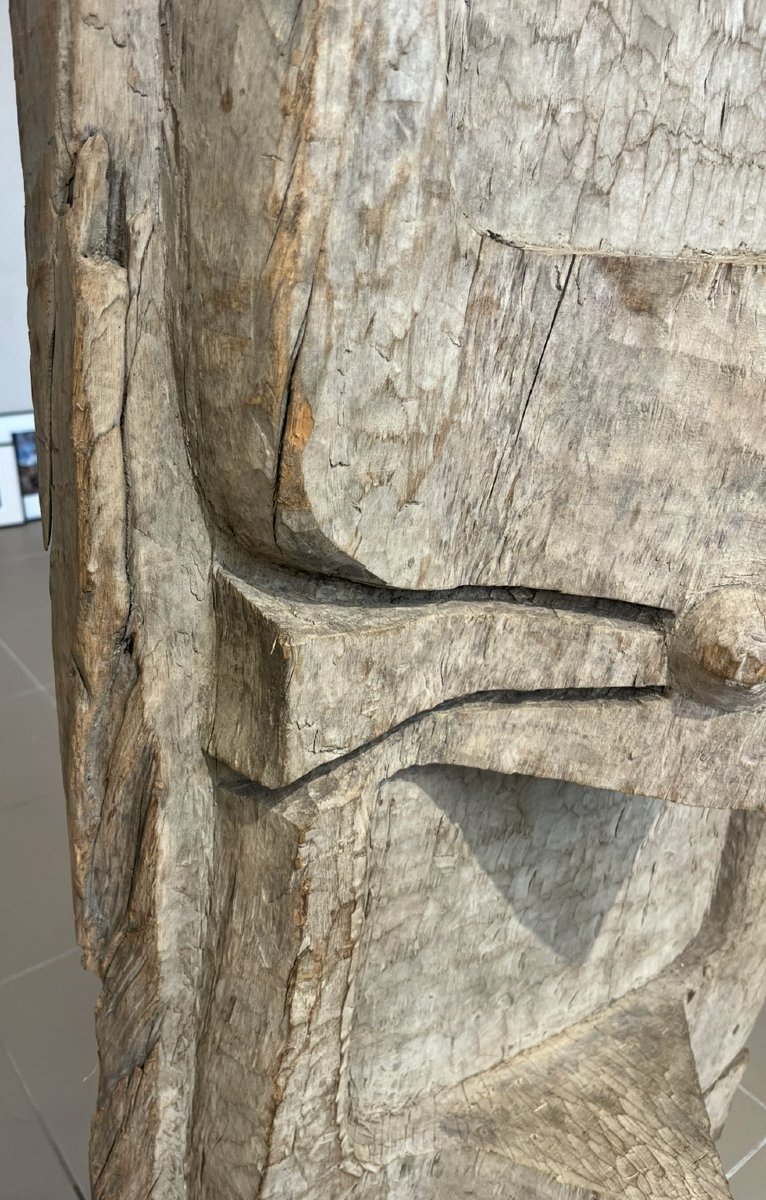 Common House Panel In Heavy Wood. Buffalo Head Decoration. Nagaland, Northeast India.  -photo-2