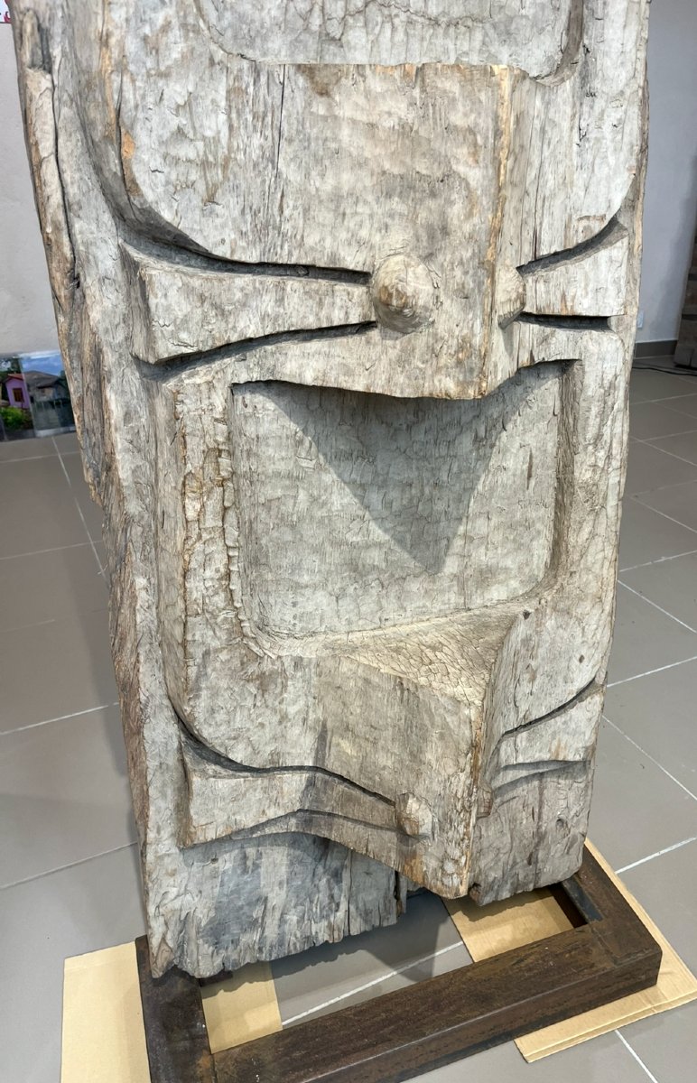 Common House Panel In Heavy Wood. Buffalo Head Decoration. Nagaland, Northeast India.  -photo-3