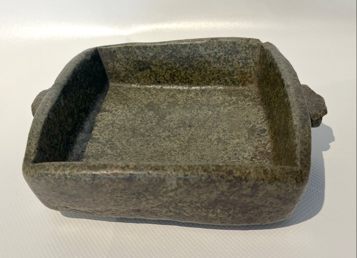 Plat à oreilles, Inca, précolombien en granit. Pérou, Amérique du Sud XIIIe - XVe siècle. -photo-1