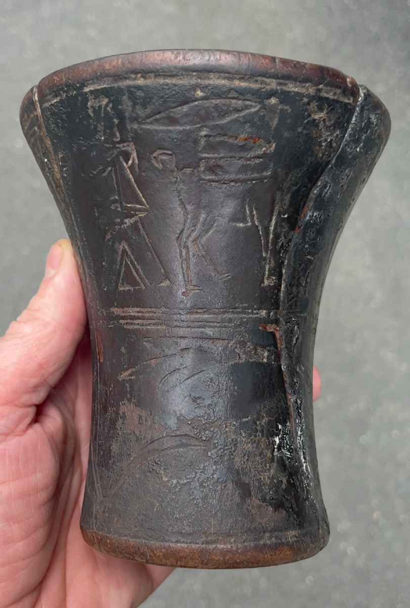 Pre-columbian Kero Or Qero Monoxyle Wood Bowl With Engravings. Inca, Peru 13th - 15th Century