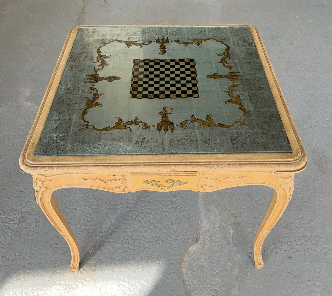 Table à jeux dans le style vénicien en bois laqué et dessus verre églomisé. France milieu XXe-photo-2
