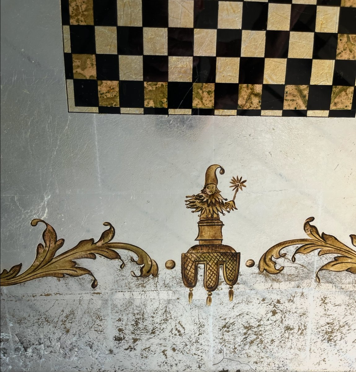 Table à jeux dans le style vénicien en bois laqué et dessus verre églomisé. France milieu XXe-photo-6