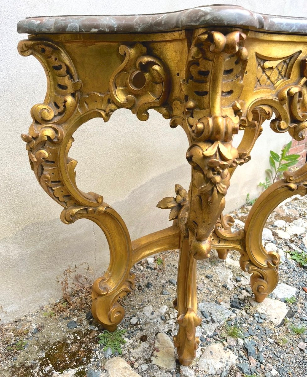Console en bois doré et dessus marbre brun rouge de style Louis XV rocaille. Fin XIXe siècle.-photo-4