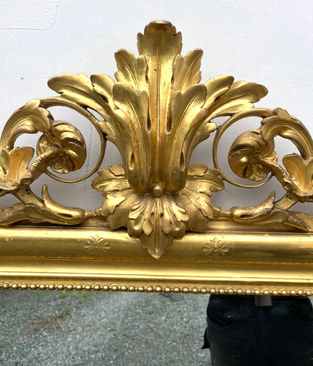 Grand miroir en stuc doré avec fronton en coquille. France milieu XIXe siècle.-photo-1