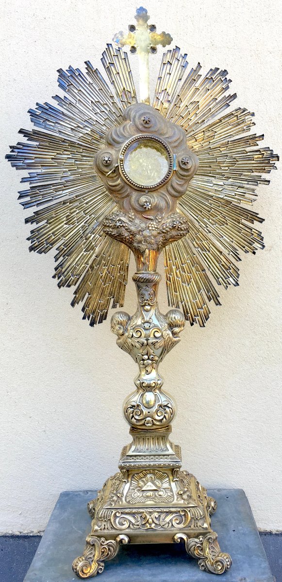 Grand ostensoir en soleil rayonnant. Argent et vermeil. France milieu XIXe siècle.-photo-2