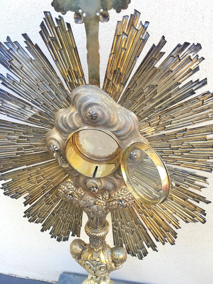 Grand ostensoir en soleil rayonnant. Argent et vermeil. France milieu XIXe siècle.-photo-4
