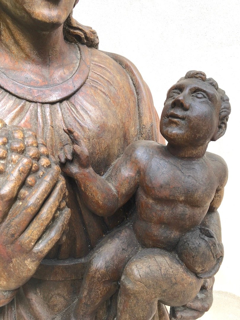 Grande Vierge à l'Enfant tenant une grappe de  raisin en chêne. France fin XVIIIe siècle. -photo-7