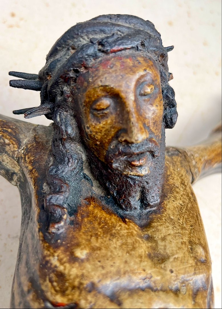 Christ Gothique en bois polychrome du Sud de la France ou Nord de l'espagne. XVe siècle. -photo-2