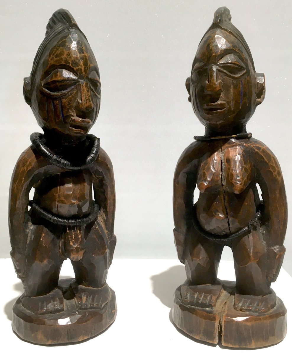 Couple De Statuettes Ibedji. Bois à Patine d'Usage. Yoruba, Nigéria Bénin. Milieu XXe Siècle.