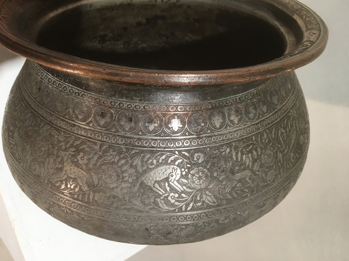 Tâs Basin In Hammered And Tinned Copper. Iran, Safavid 17th - 18th Century.-photo-1