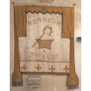 Grande bannière de procession Saint Eloi. Tissus et broderies. France milieu XIXe. 