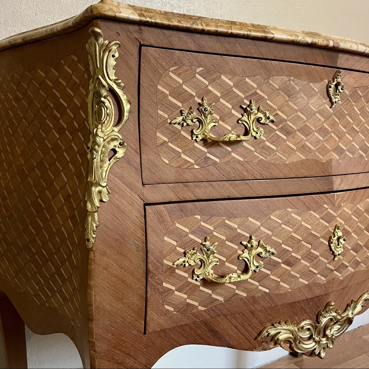 Small Louis XV Style Scriban In Marquetry And Gilt Bronze-photo-1