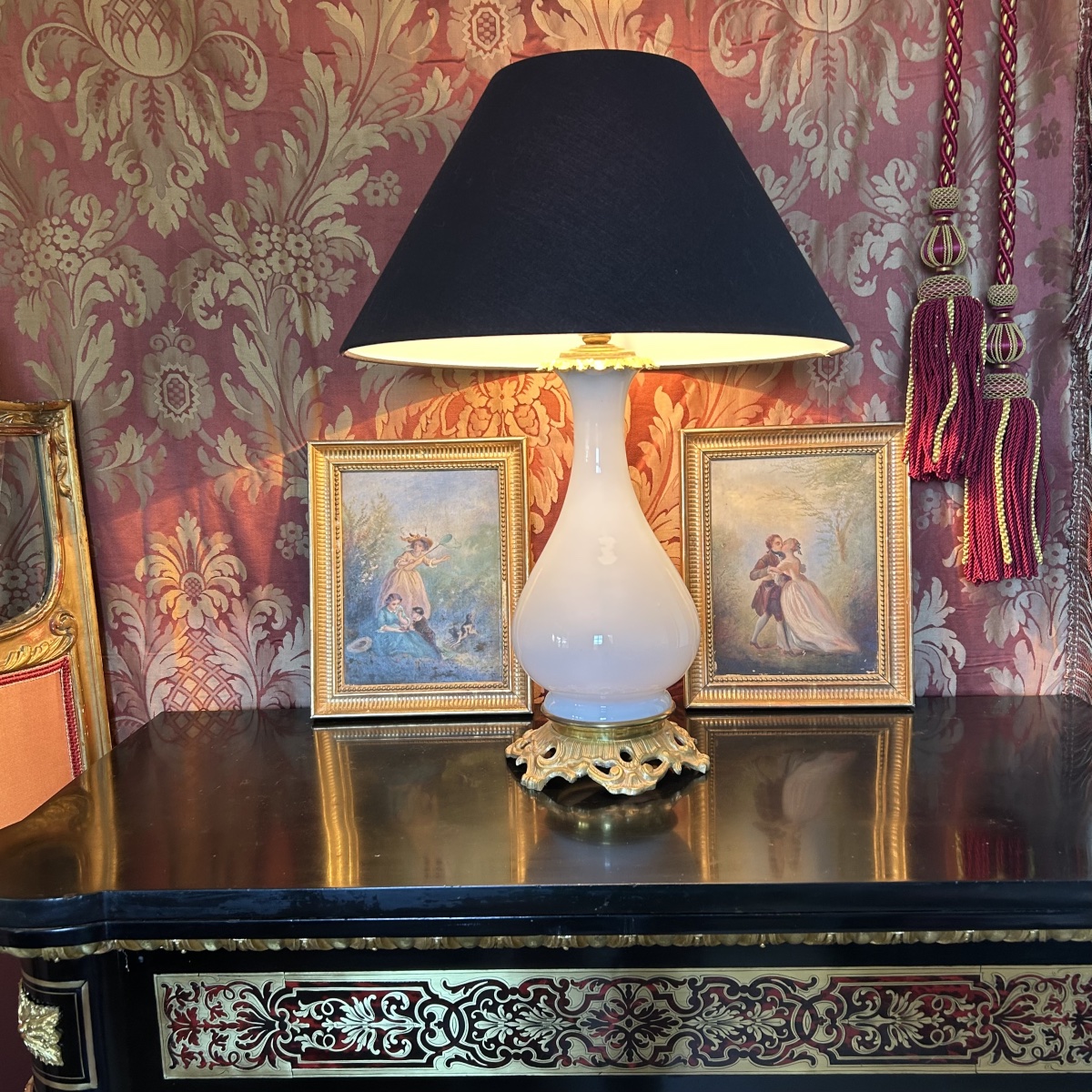 Lampe en Opaline Blanche XIXème Siècle