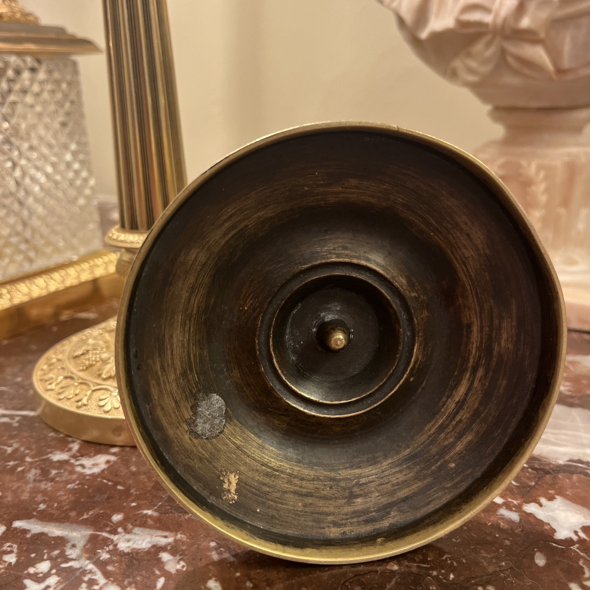 Paire de flambeaux ou bougeoirs en bronze doré-photo-2