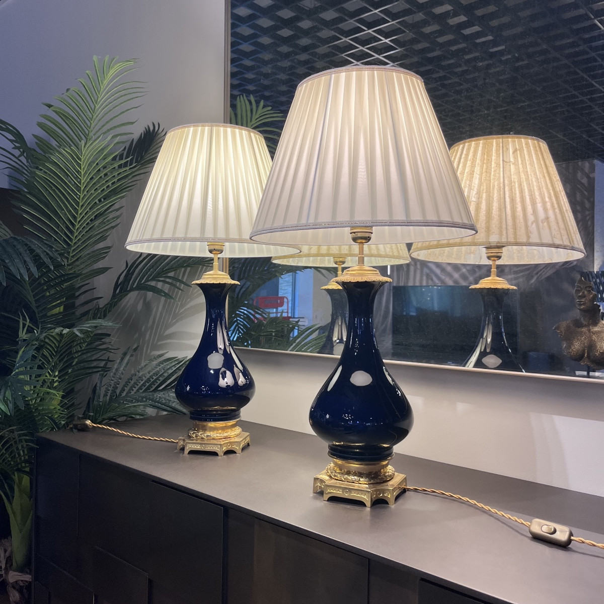 Paire de Lampes en Porcelaine Bleue Nuit Epoque XIXe Siècle-photo-1