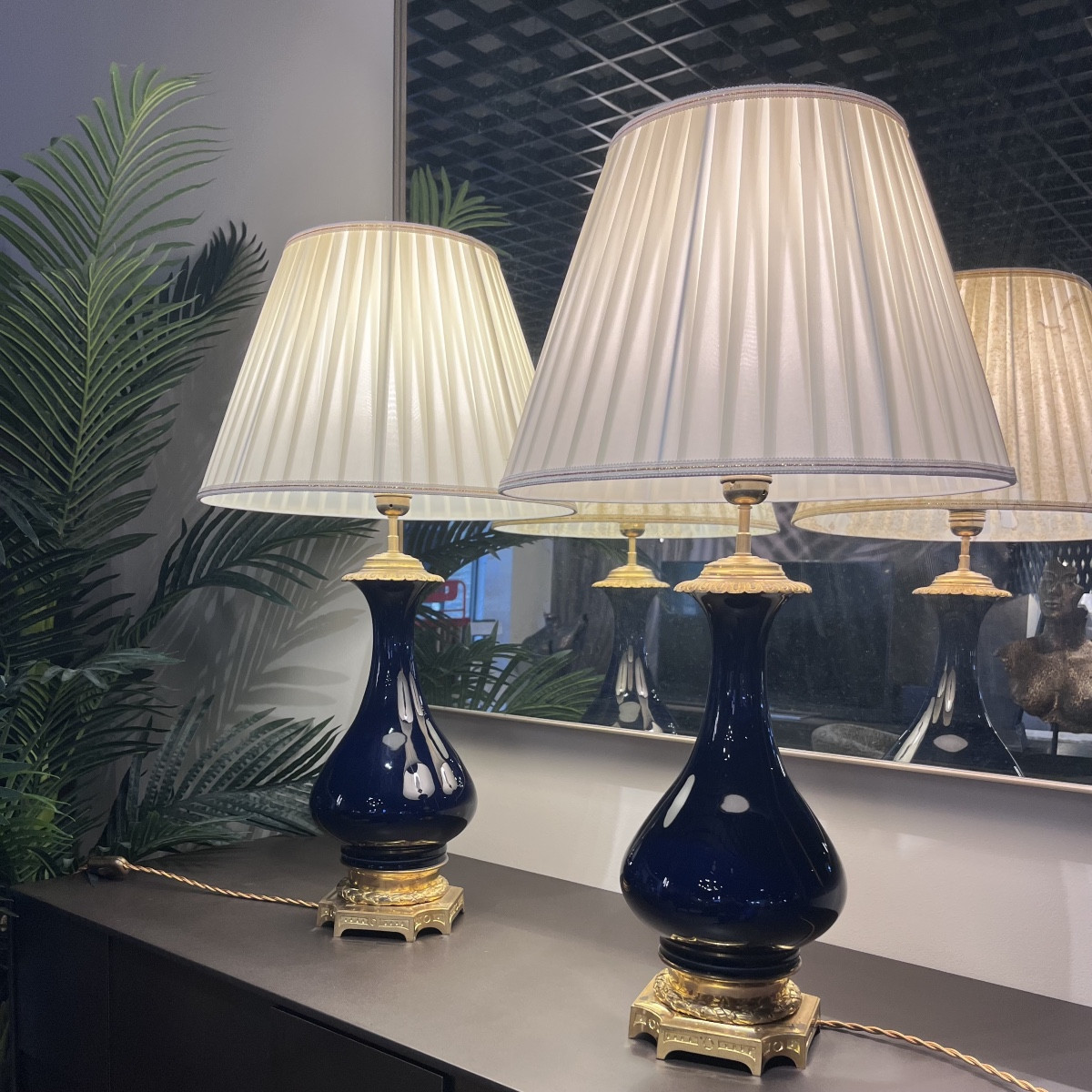 Paire de Lampes en Porcelaine Bleue Nuit Epoque XIXe Siècle