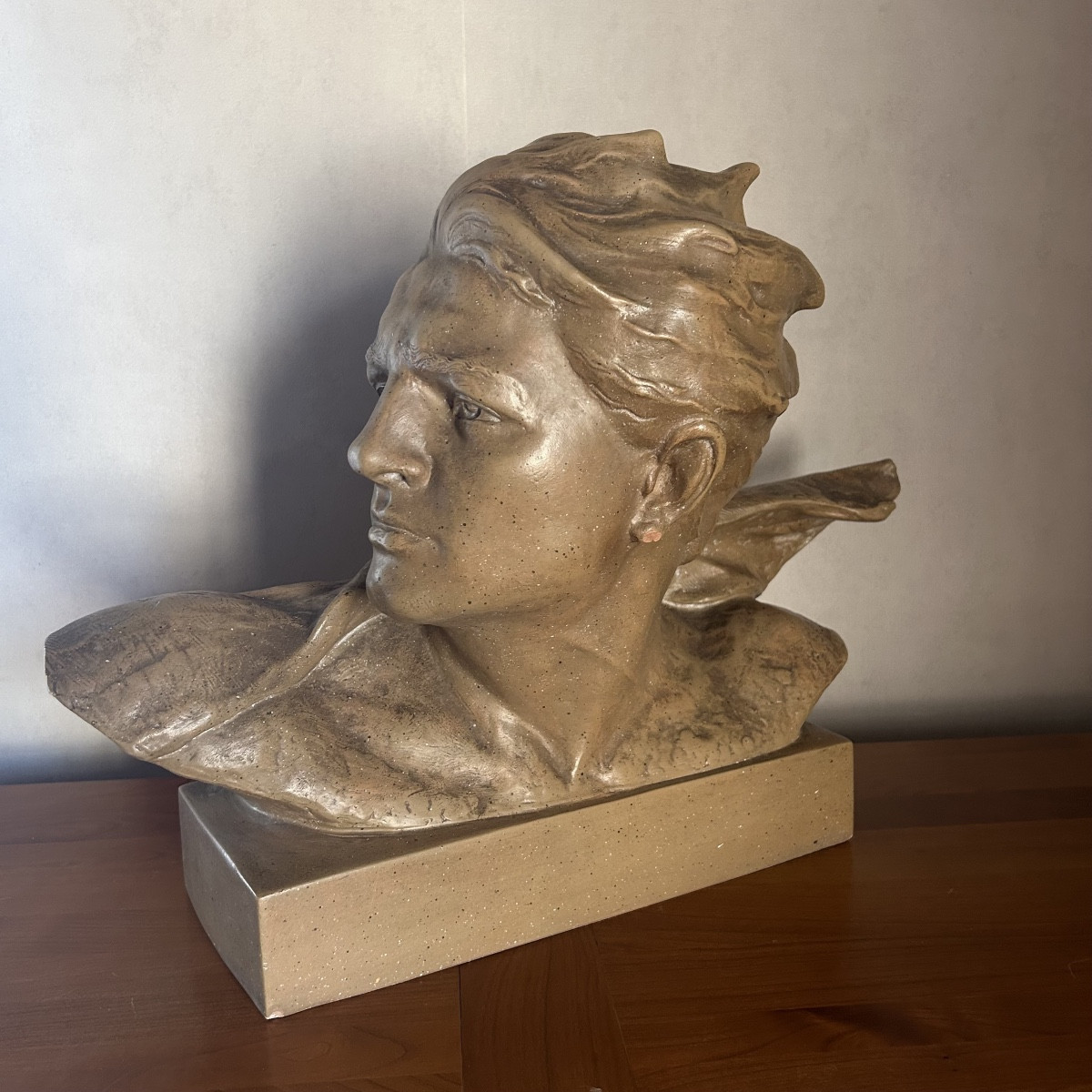 Bust Of “mermoz” - Terracotta, 20th Century 