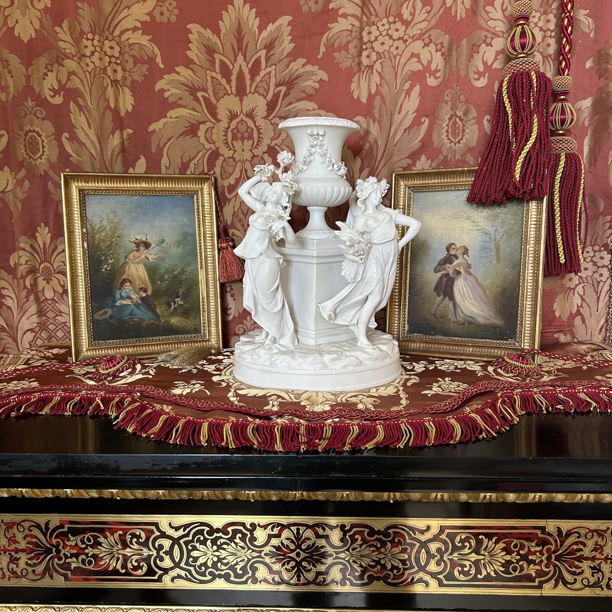 Centre de Table en Porcelaine de Biscuit Allégorie "Les Quatre Saisons" - Epoque XIXe