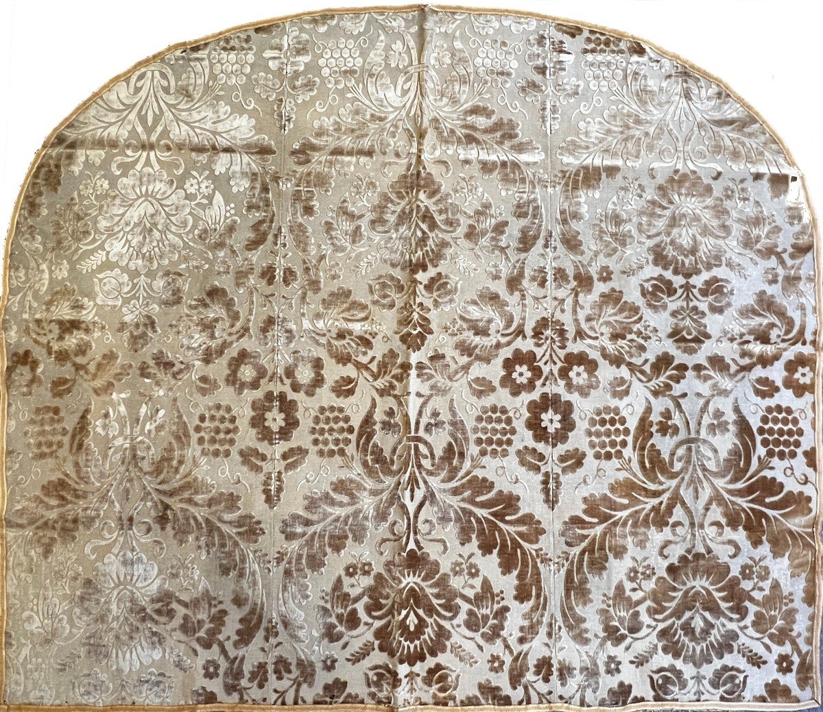 Italian Velvet Priest's Cap 19th - 155x135 - N° 724