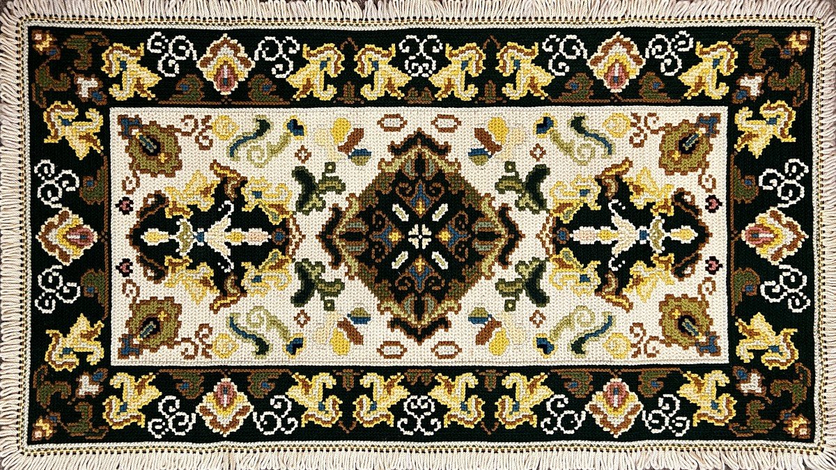 French Rug Au Petit Point Circa 1930 - 117x62 Cm - No. 1213