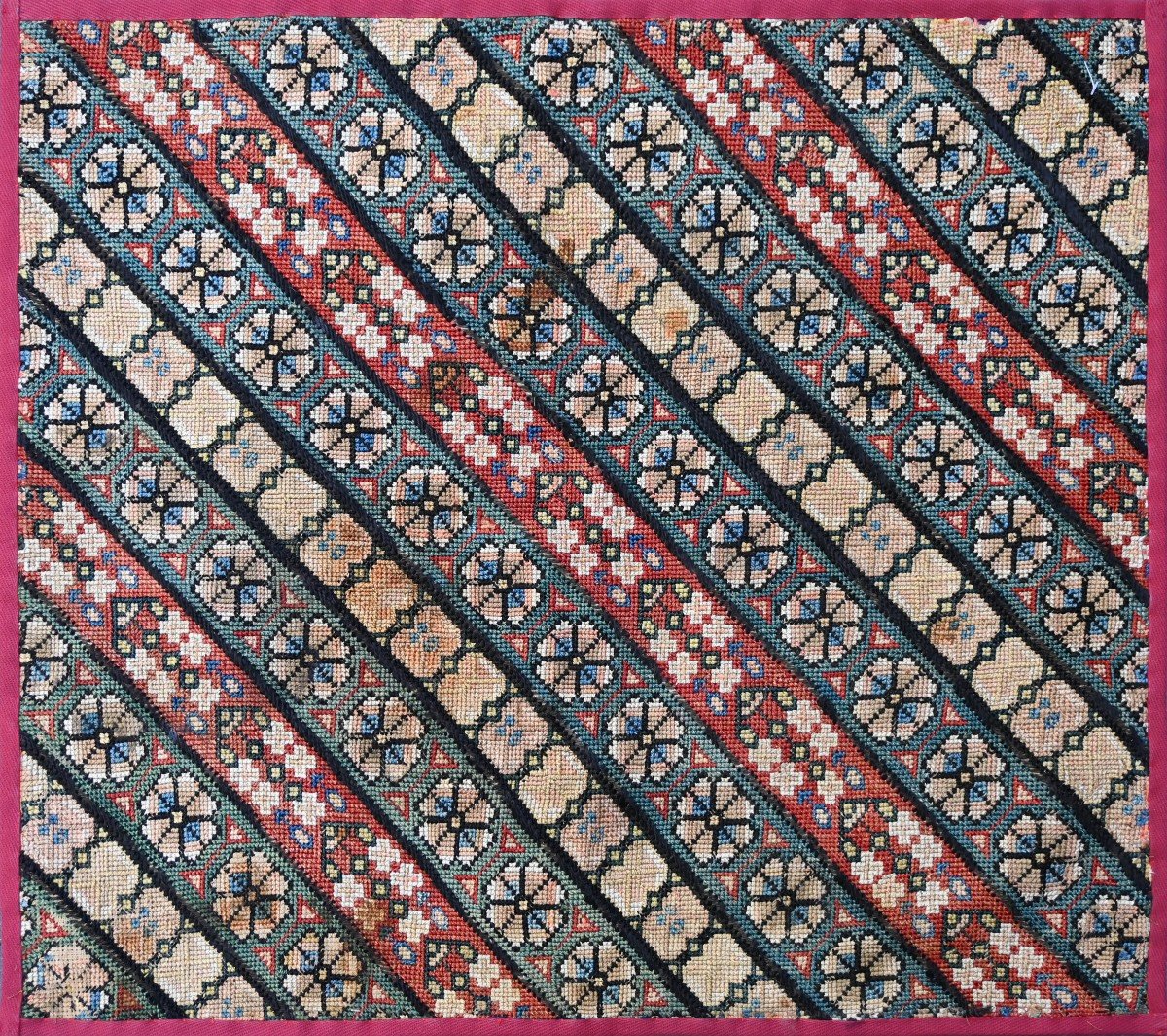 Tapisserie ancienne Au Petit-point du XIXe Siecle - Laine Et Soie - 60x54 - N° 1448