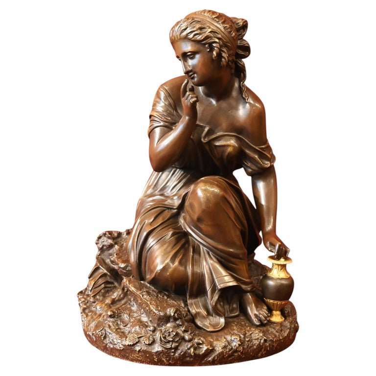 Elegant 19th-century Bronze Sculpture – Draped Woman With An Amphora