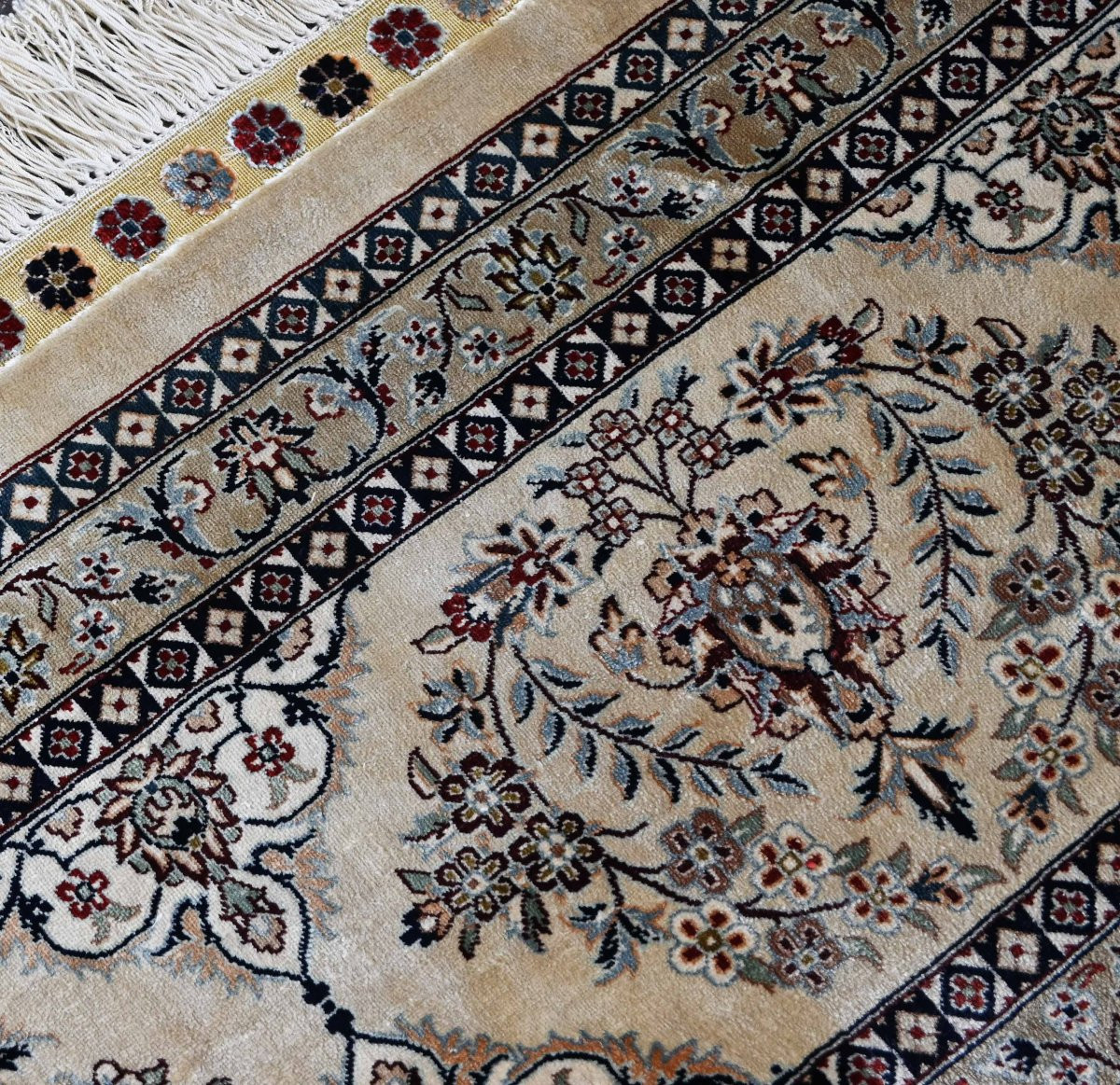 Tapis Persan Soie Sur Soie Vers 1970 Signé Manufacture de Qom (Ghoum) Iran- 3m07x2m45 - N° 1408-photo-4